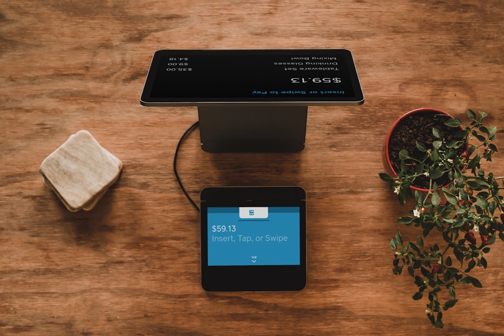 Walmart Finally Adopts Apple Pay and Google Pay Across 4,600 US Stores